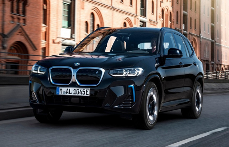 BMW устанавливает лидерство в гонке за электромобили